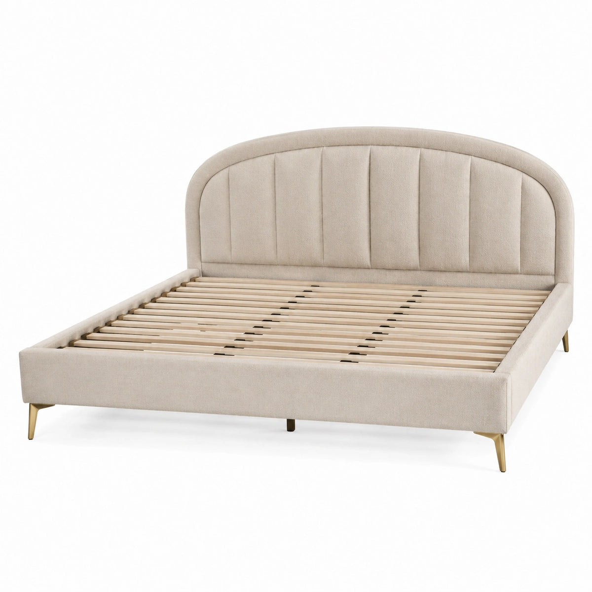Lit double beige 160 × 200 cm avec tête de lit rembourrée rainurée et pieds dorés